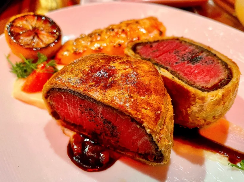 beef-wellington-best-dishes-at-gordon-ramsay-steak-in-Paris-Las-Vegas-Hotel